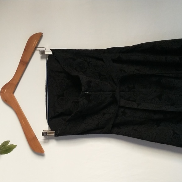 Willi Smith Black Velvet Rose Party Dress Size 8 - Picture 2 of 7